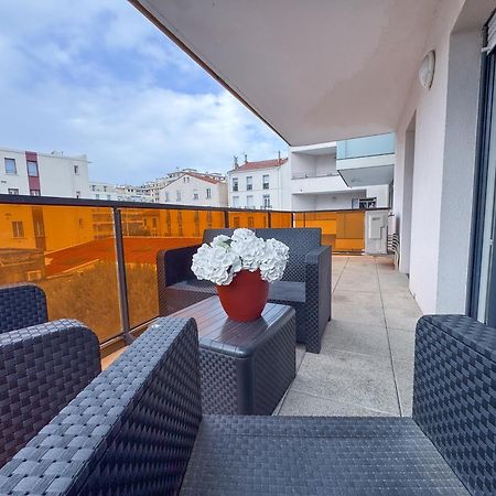 Appart neuf climatisé avec parking Perpignano Esterno foto
