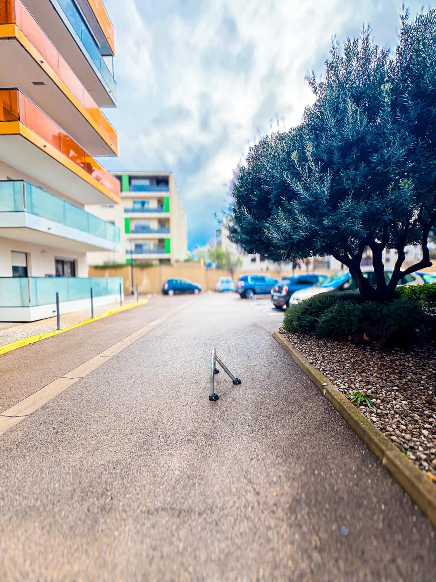 Appart neuf climatisé avec parking Perpignano Esterno foto
