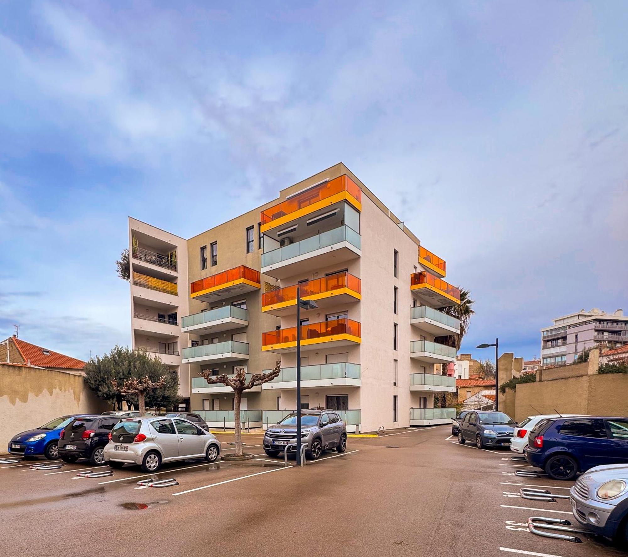 Appart neuf climatisé avec parking Perpignano Esterno foto